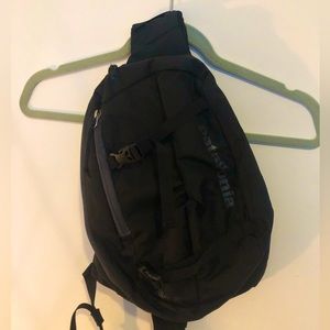 Patagonia Atom 8L Sling Bag (Black)